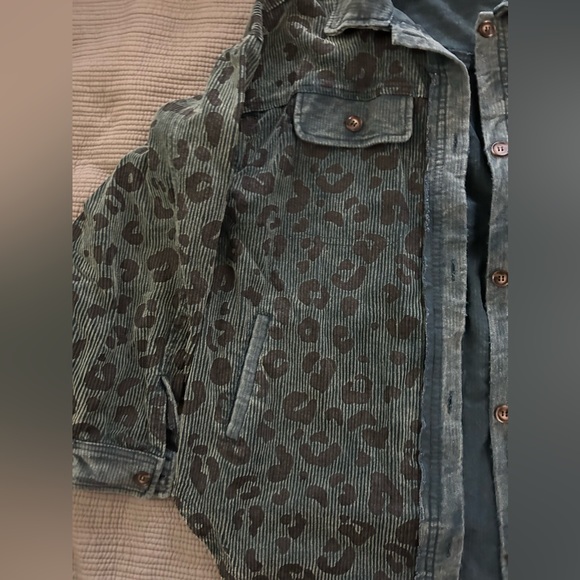 Leopard Print Jacket - Picture 2 of 6